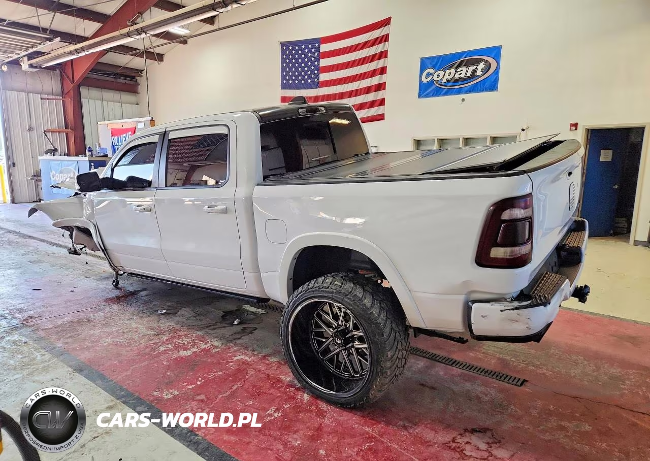 2020 Ram 1500 Laramie VIN:1C6SRFJT9LN189465 - 2