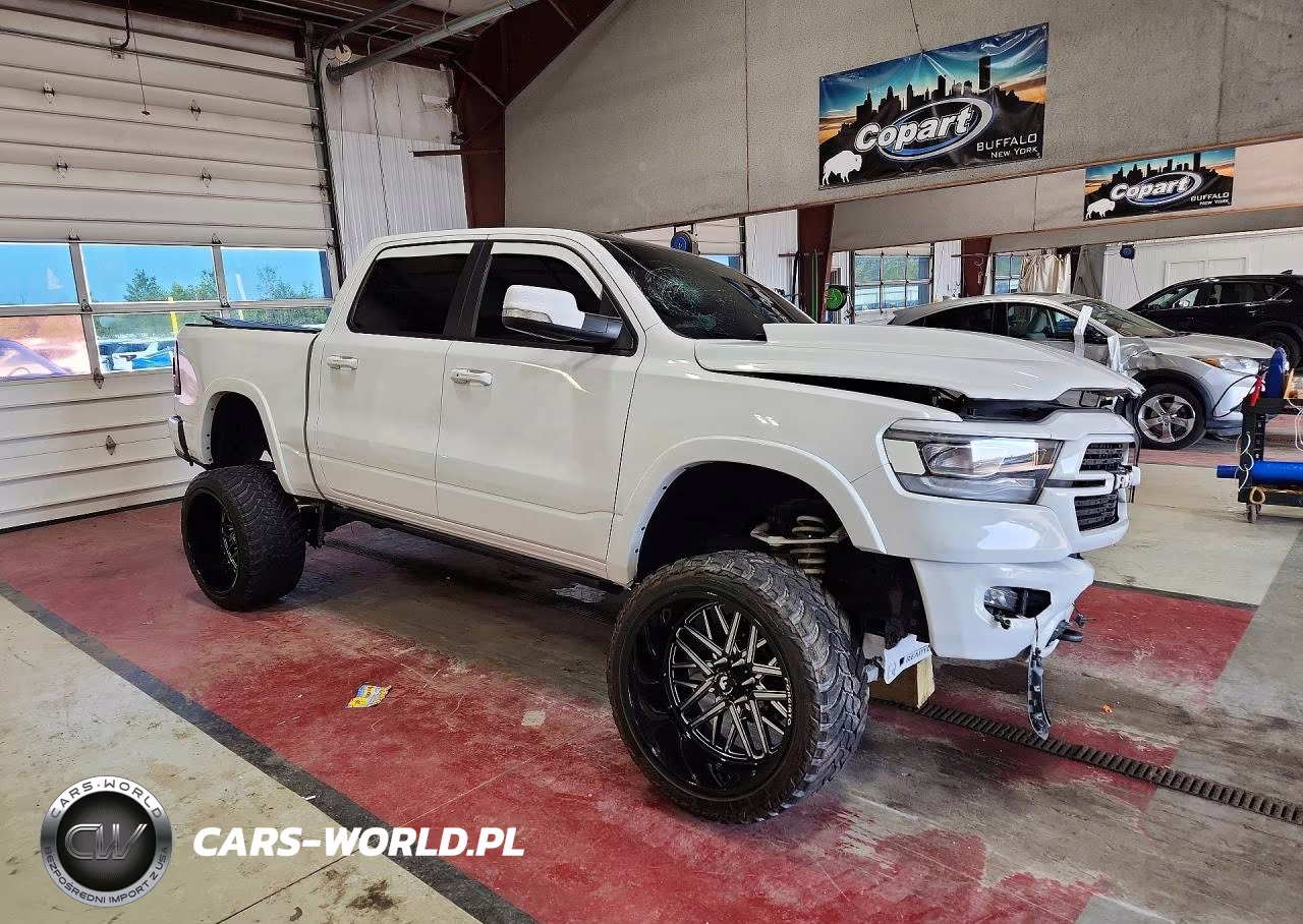2020 Ram 1500 Laramie VIN:1C6SRFJT9LN189465 - 4