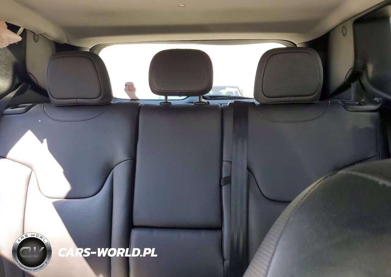 2017 Jeep Renegade Limited VIN:ZACCJADB7HPF97584 - 10