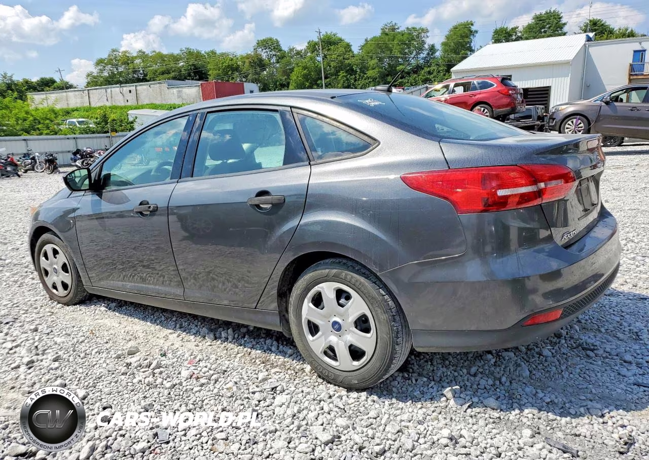 2018 Ford Focus S VIN:1FADP3E23JL301392 - 2