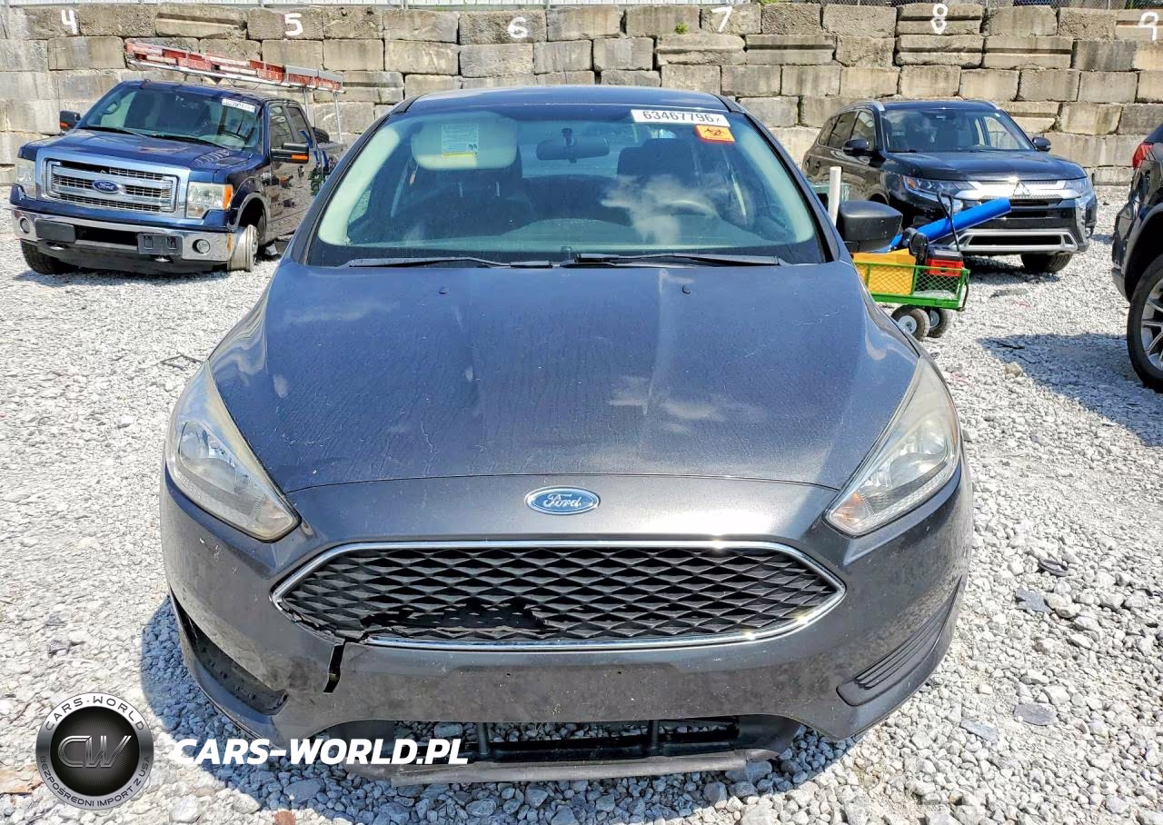 2018 Ford Focus S VIN:1FADP3E23JL301392 - 5