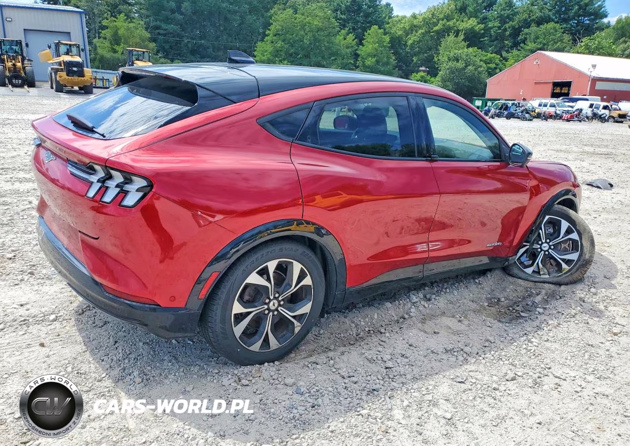 2021 Ford Mustang Mach-E Premium VIN:3FMTK3SU7MMA03100 - 3