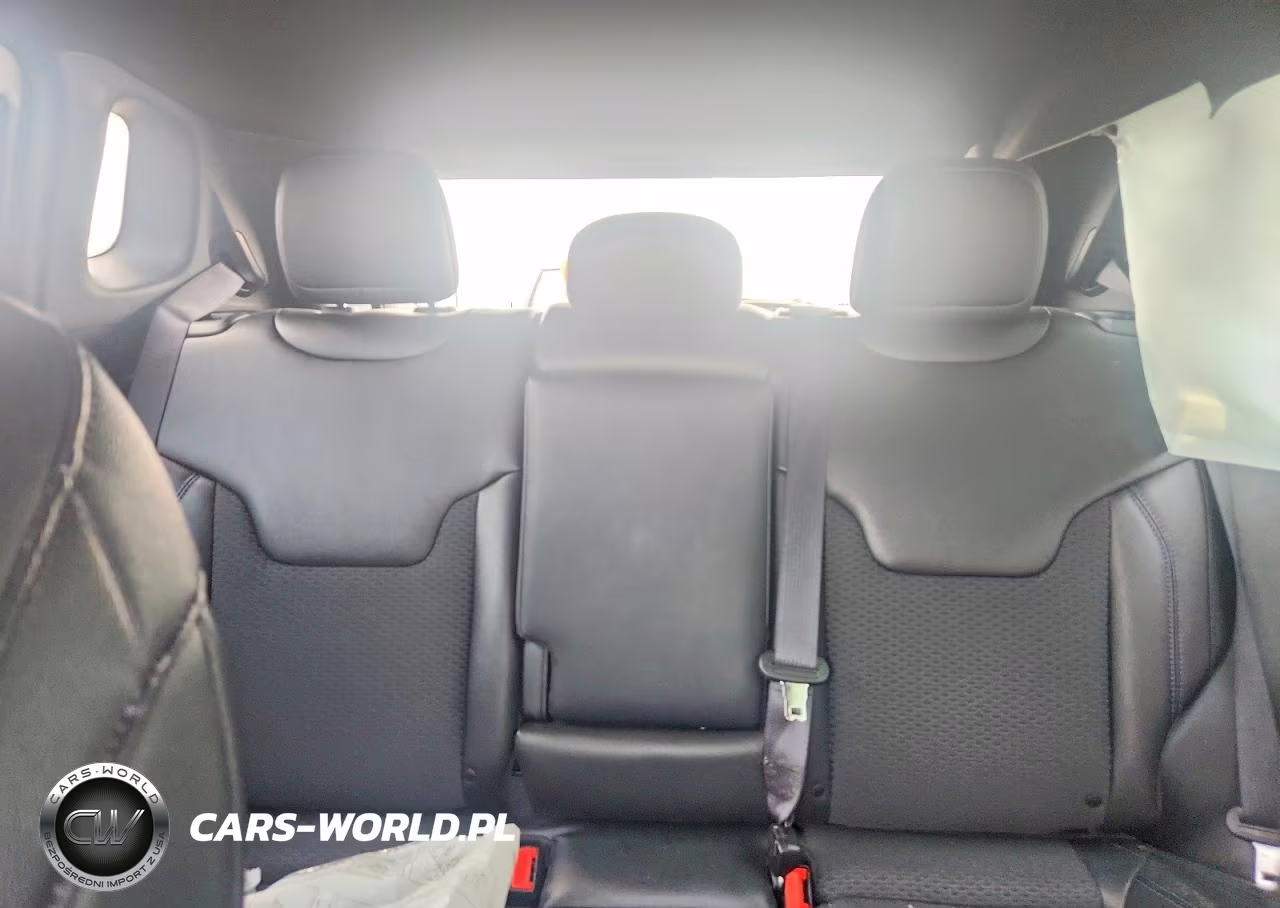 2025 Jeep Compass Latitude VIN:3C4NJDBN2ST592977 - 10
