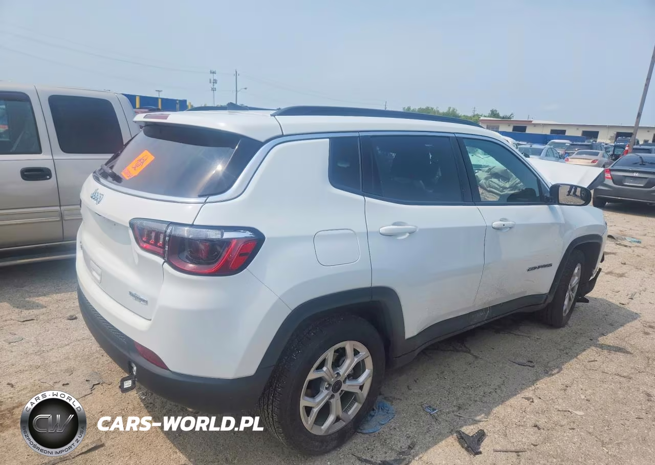 2025 Jeep Compass Latitude VIN:3C4NJDBN2ST592977 - 3