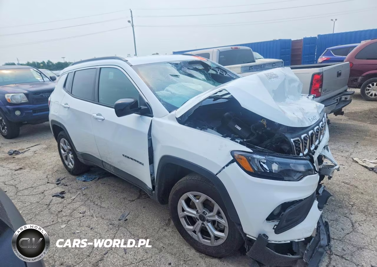 2025 Jeep Compass Latitude VIN:3C4NJDBN2ST592977 - 4
