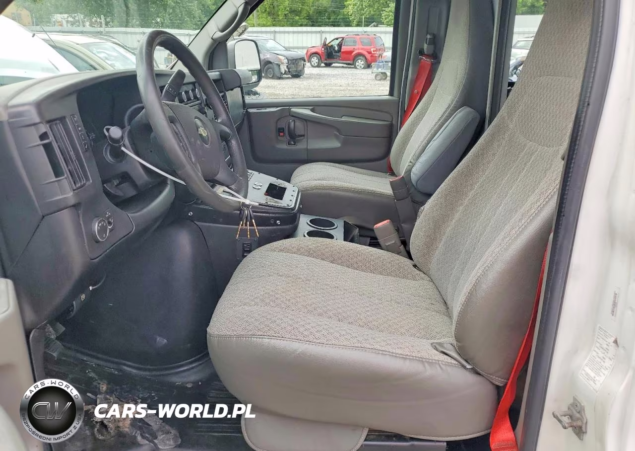 2011 Chevrolet Express G3500 VIN:1GBZGUCL3B1185680 - 7