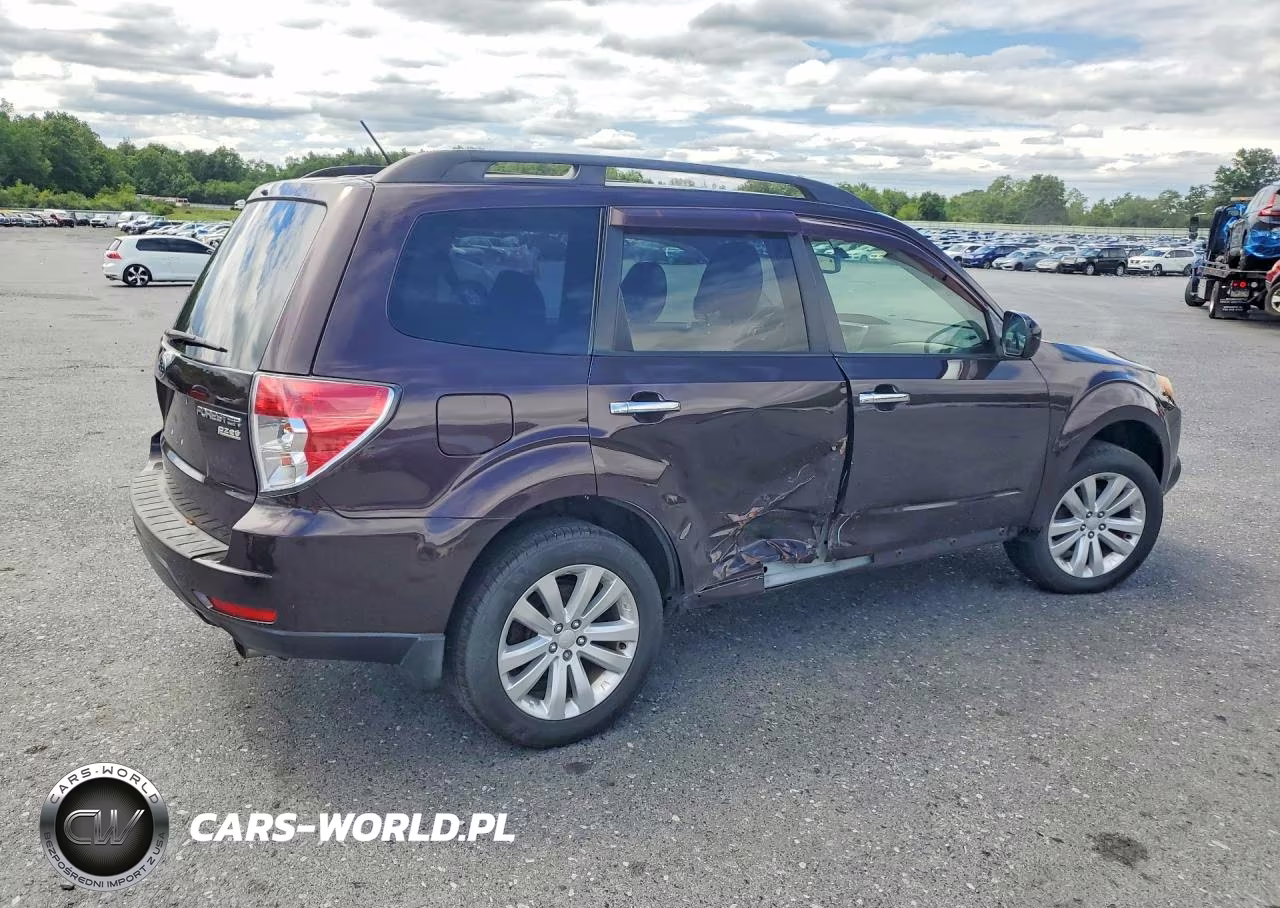 2013 Subaru Forester 2.5X Premium VIN:JF2SHADC1DH409113 - 3
