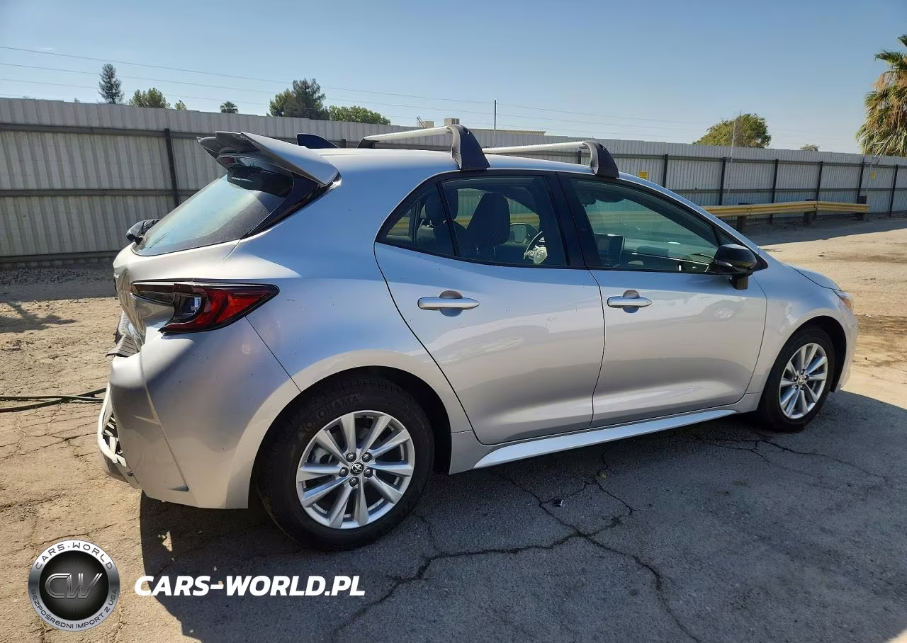 2026 Toyota Corolla Hatchback Se VIN:JTND4MBE4T3263161 - 3