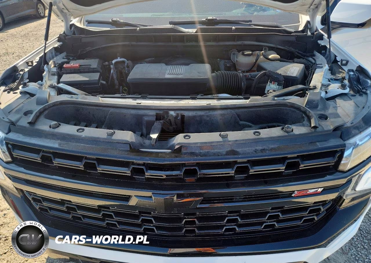2021 Chevrolet Suburban K1500 Z71 VIN:1GNSKDKD9MR488836 - 12