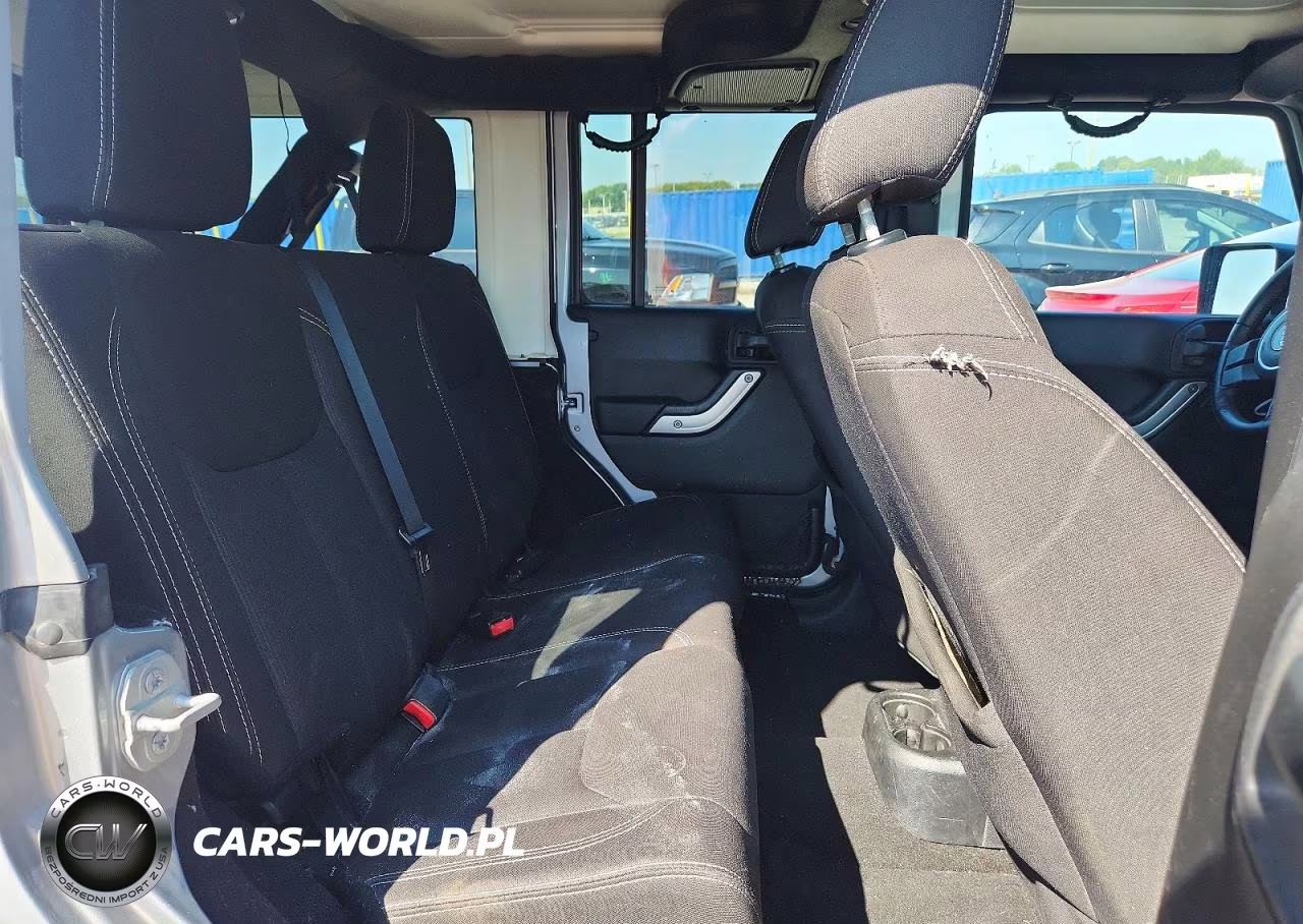 2015 Jeep Wrangler Unlimited Sahara VIN:1C4HJWEG6FL622926 - 10