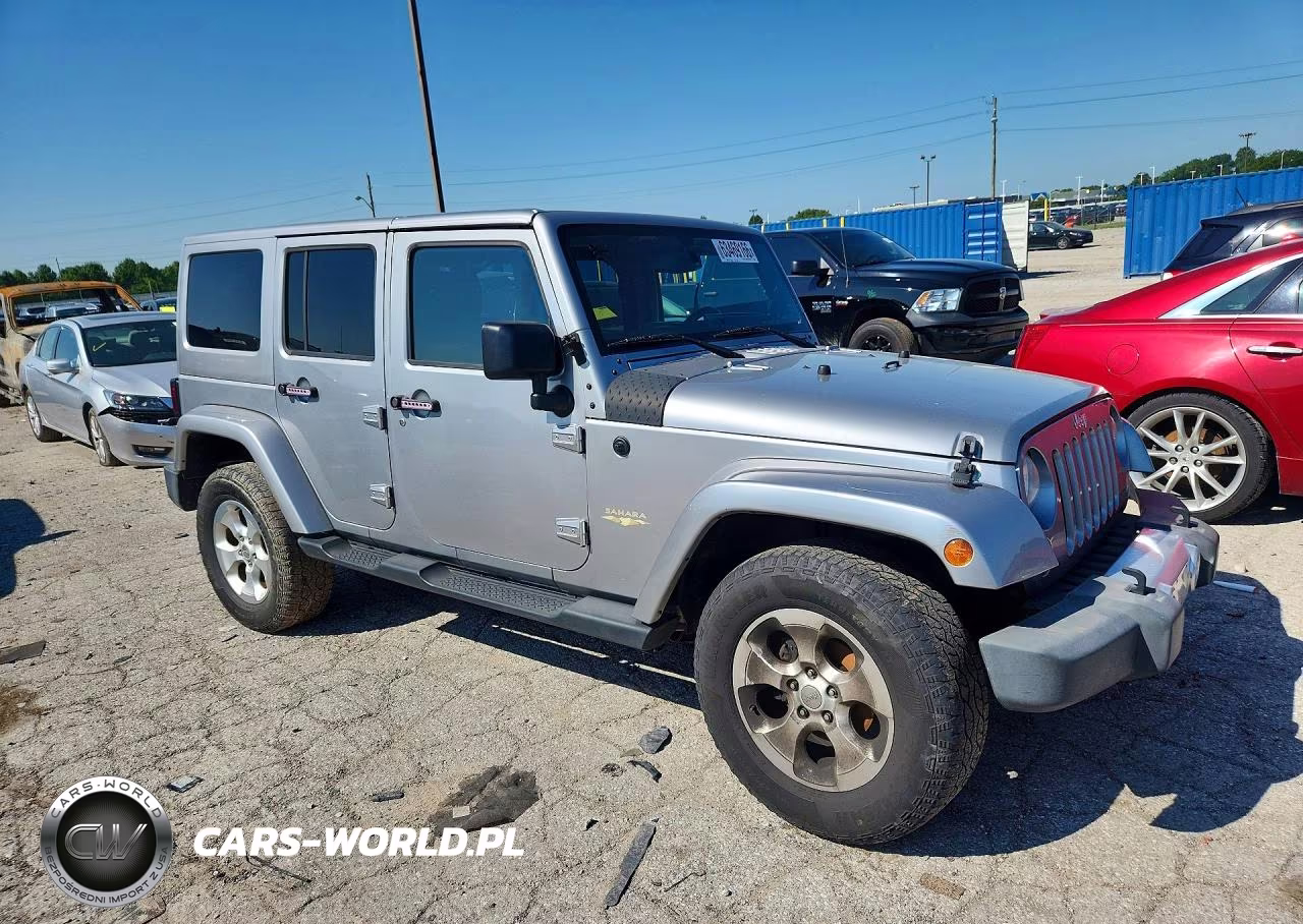 2015 Jeep Wrangler Unlimited Sahara VIN:1C4HJWEG6FL622926 - 4