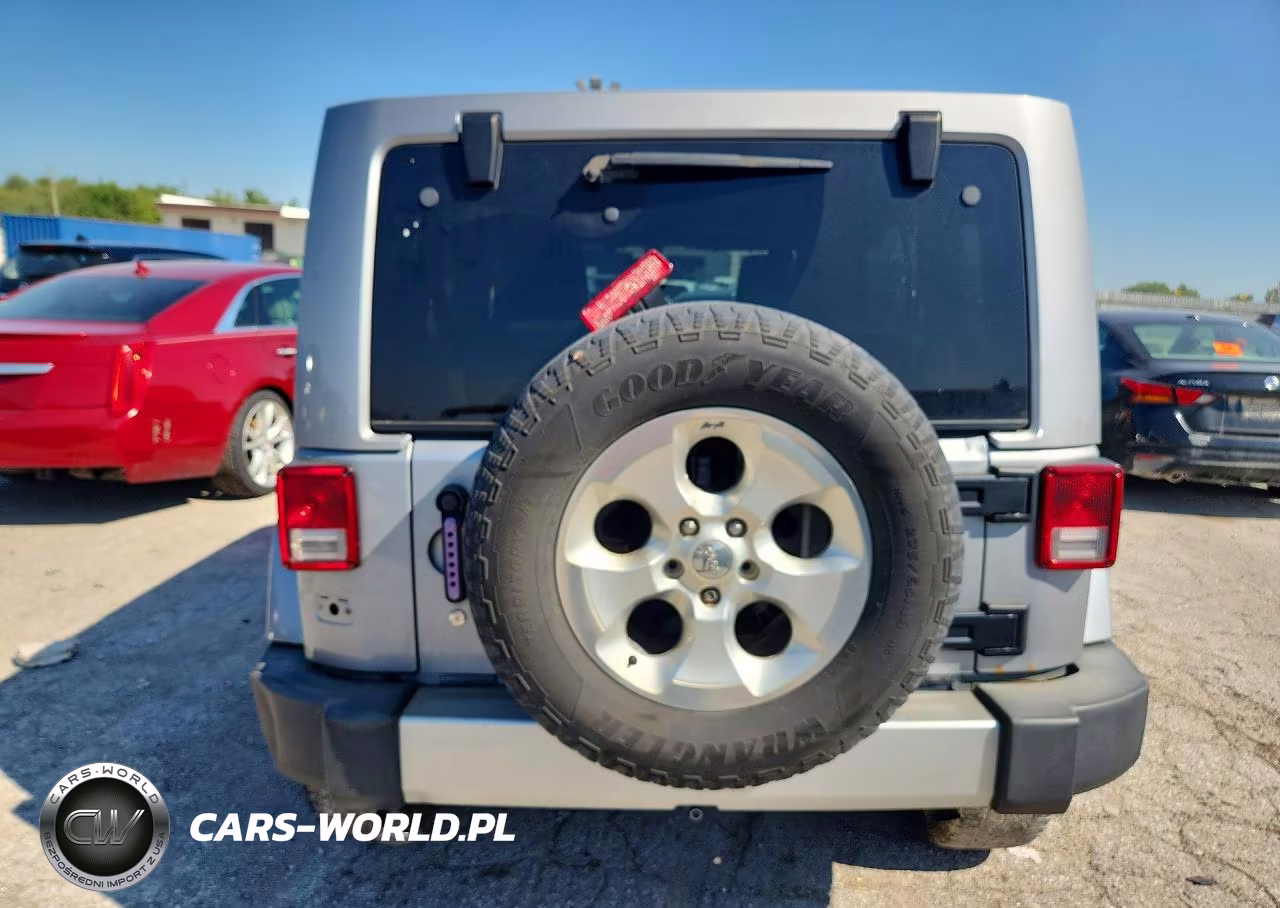 2015 Jeep Wrangler Unlimited Sahara VIN:1C4HJWEG6FL622926 - 6