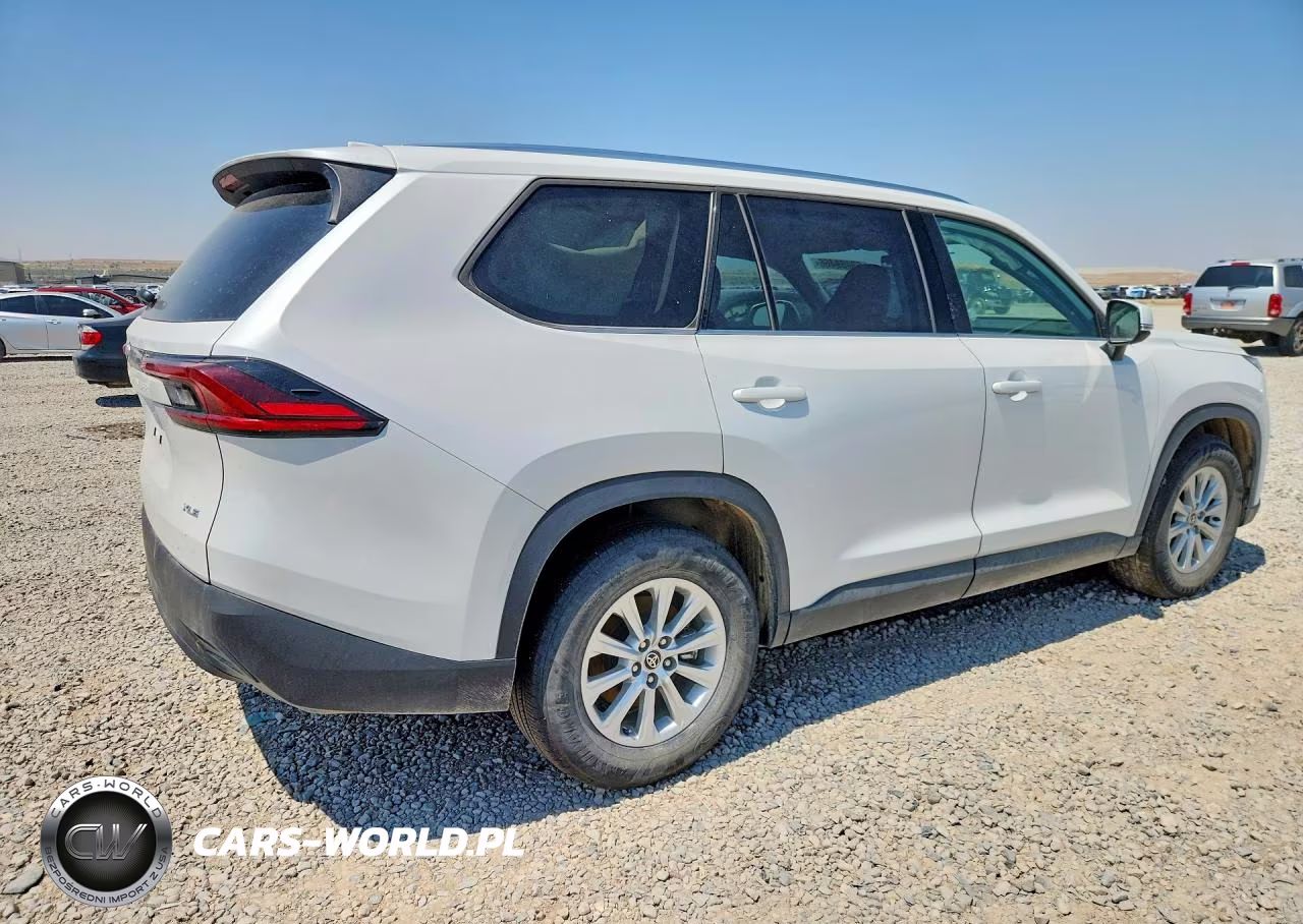 2025 Toyota Grand Highlander Xle VIN:5TDAAAB54SS095601 - 3