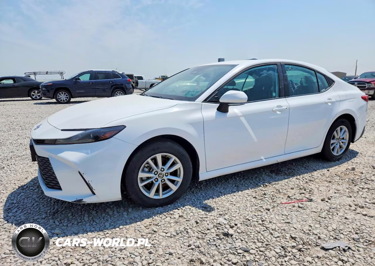 2025 Toyota Camry Le – zdjęcie 1 z 12
