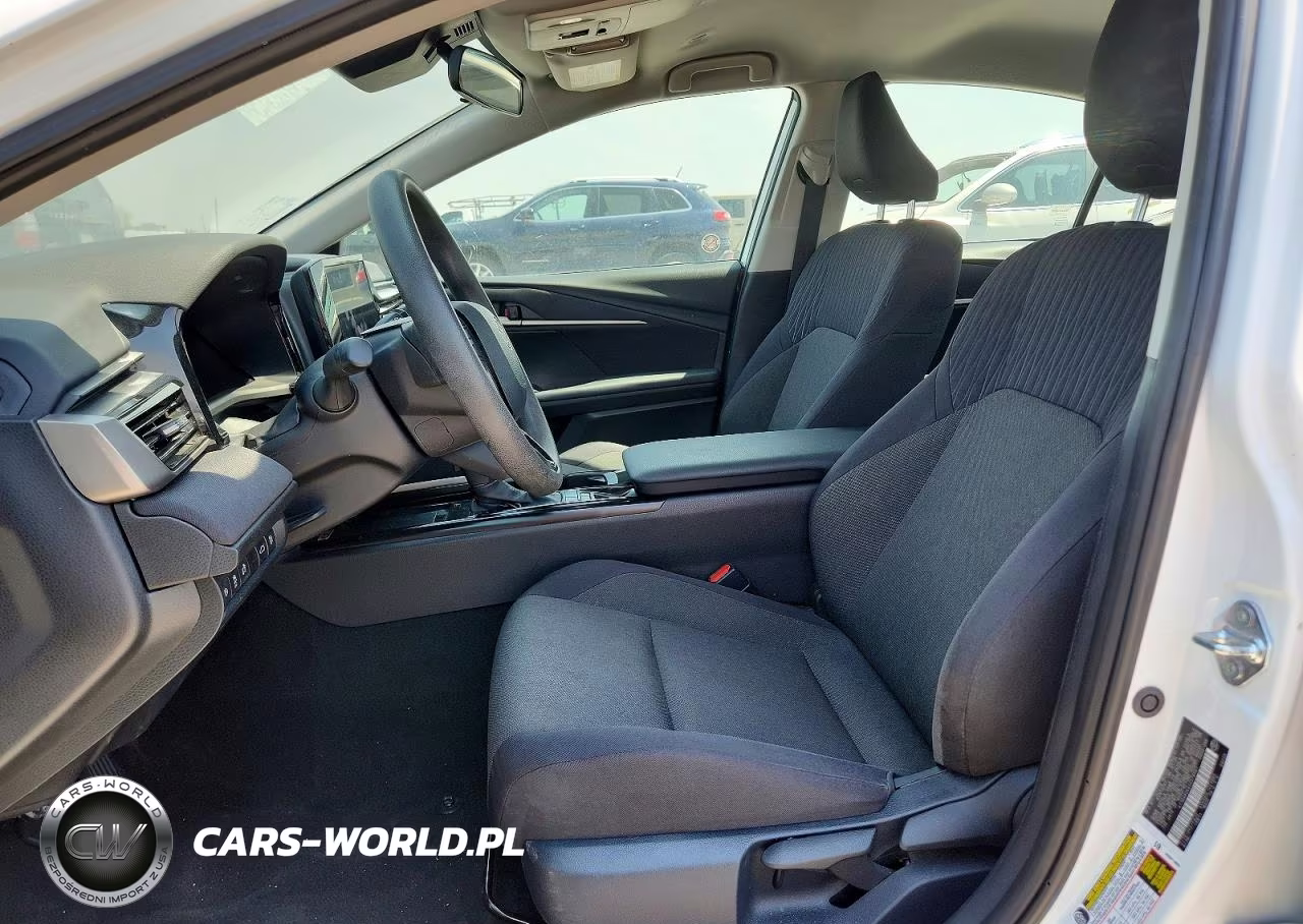 2025 Toyota Camry Le VIN:4T1DAACK6SU578581 - 7