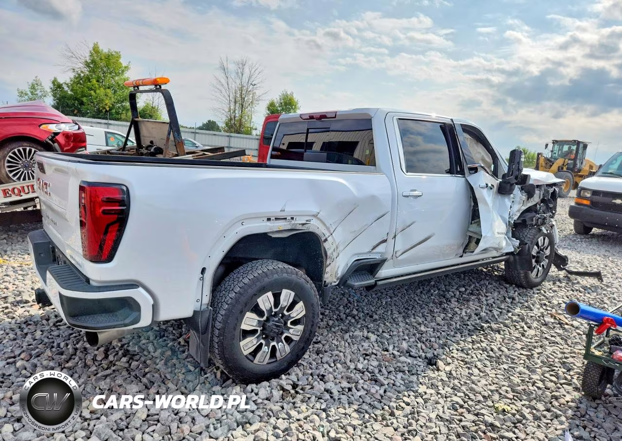 2026 GMC Sierra K2500 Denali VIN:1GT4UREY2TF126791 - 3
