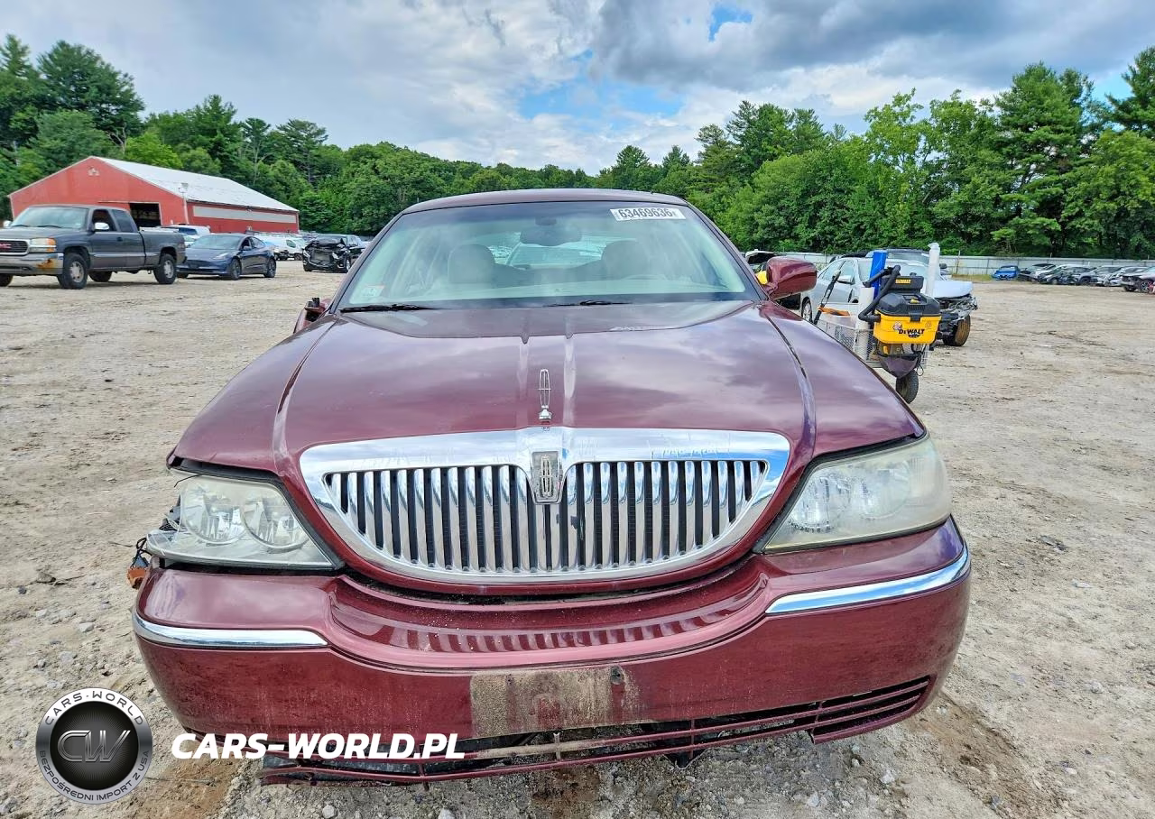 2004 Lincoln Town Car Executive VIN:1LNHM81W24Y631473 - 5