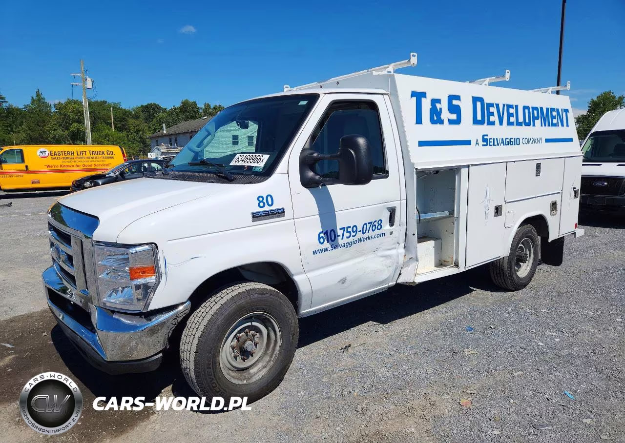 2022 Ford Econoline E350 Super Duty Cutaway Van