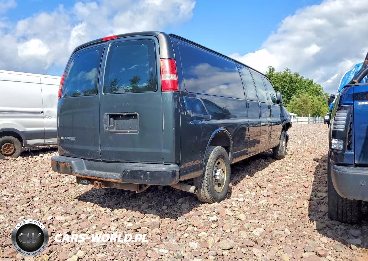 2017 Chevrolet Express G3500 VIN:1GCZGHFG6H1130070 - 3