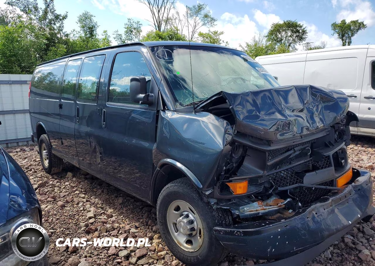 2017 Chevrolet Express G3500 VIN:1GCZGHFG6H1130070 - 4
