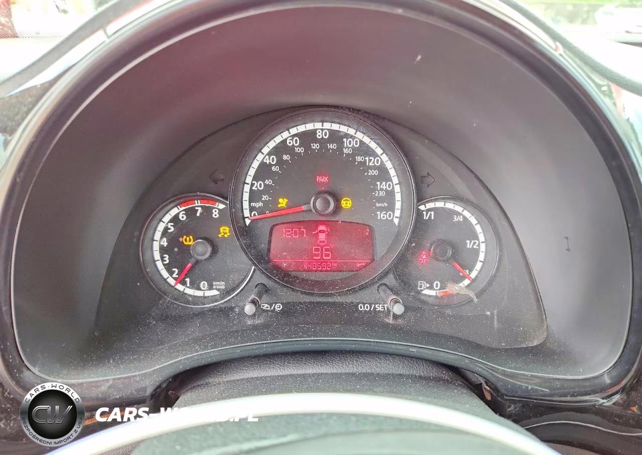 2014 Volkswagen Beetle VIN:3VWF17AT9EM656496 - 9