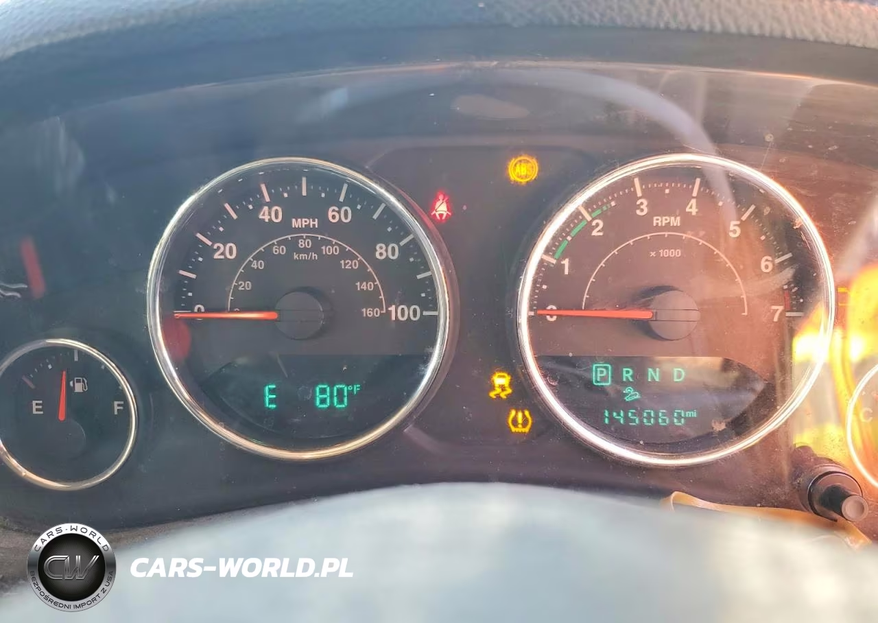 2015 Jeep Wrangler Unlimited Sport VIN:1C4BJWKG9FL533605 - 9