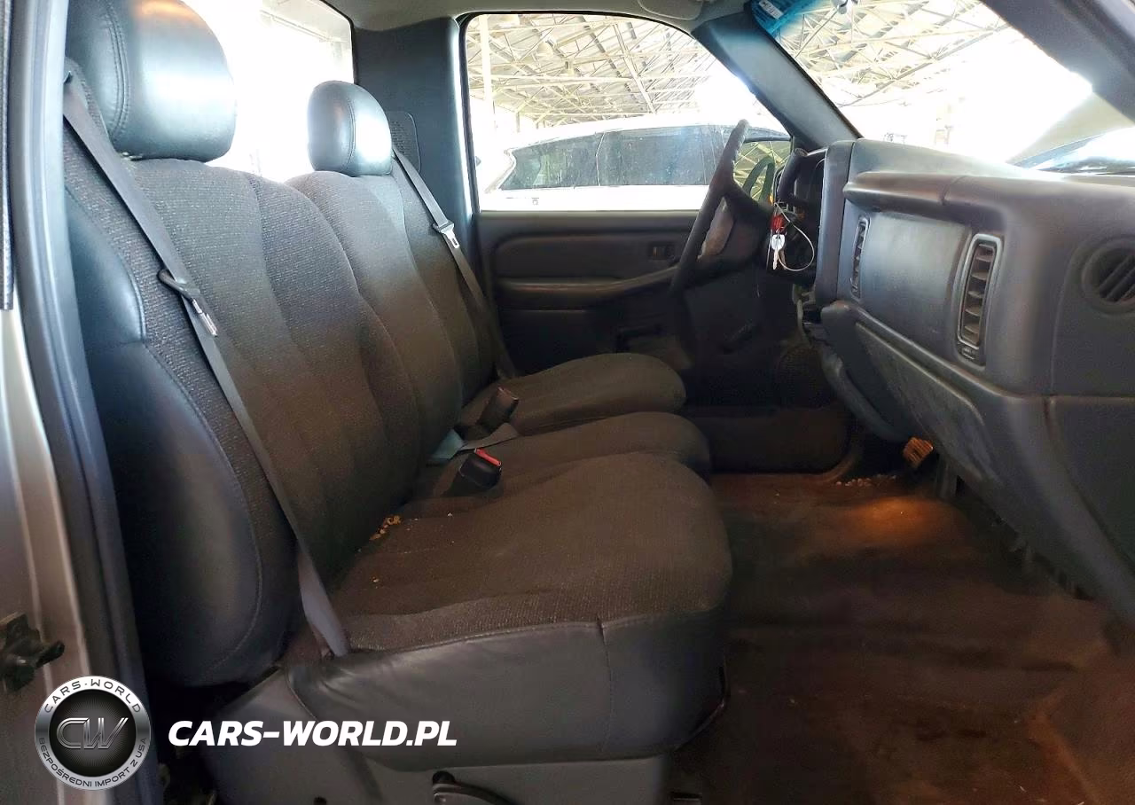 2000 Chevrolet Silverado C1500 VIN:1GCEC14W9YE254001 - 11