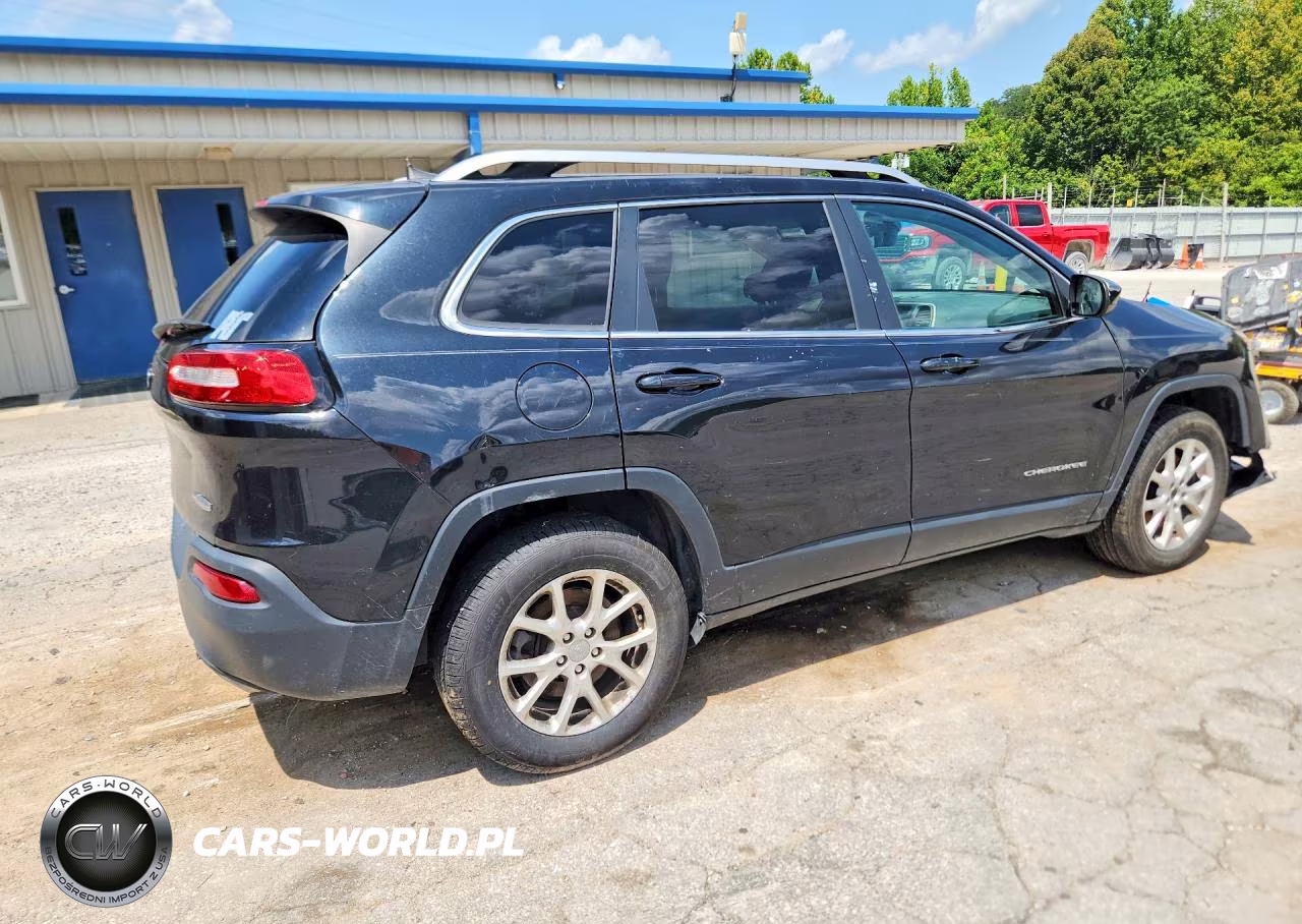2016 Jeep Cherokee Latitude VIN:1C4PJMCS5GW119055 - 3