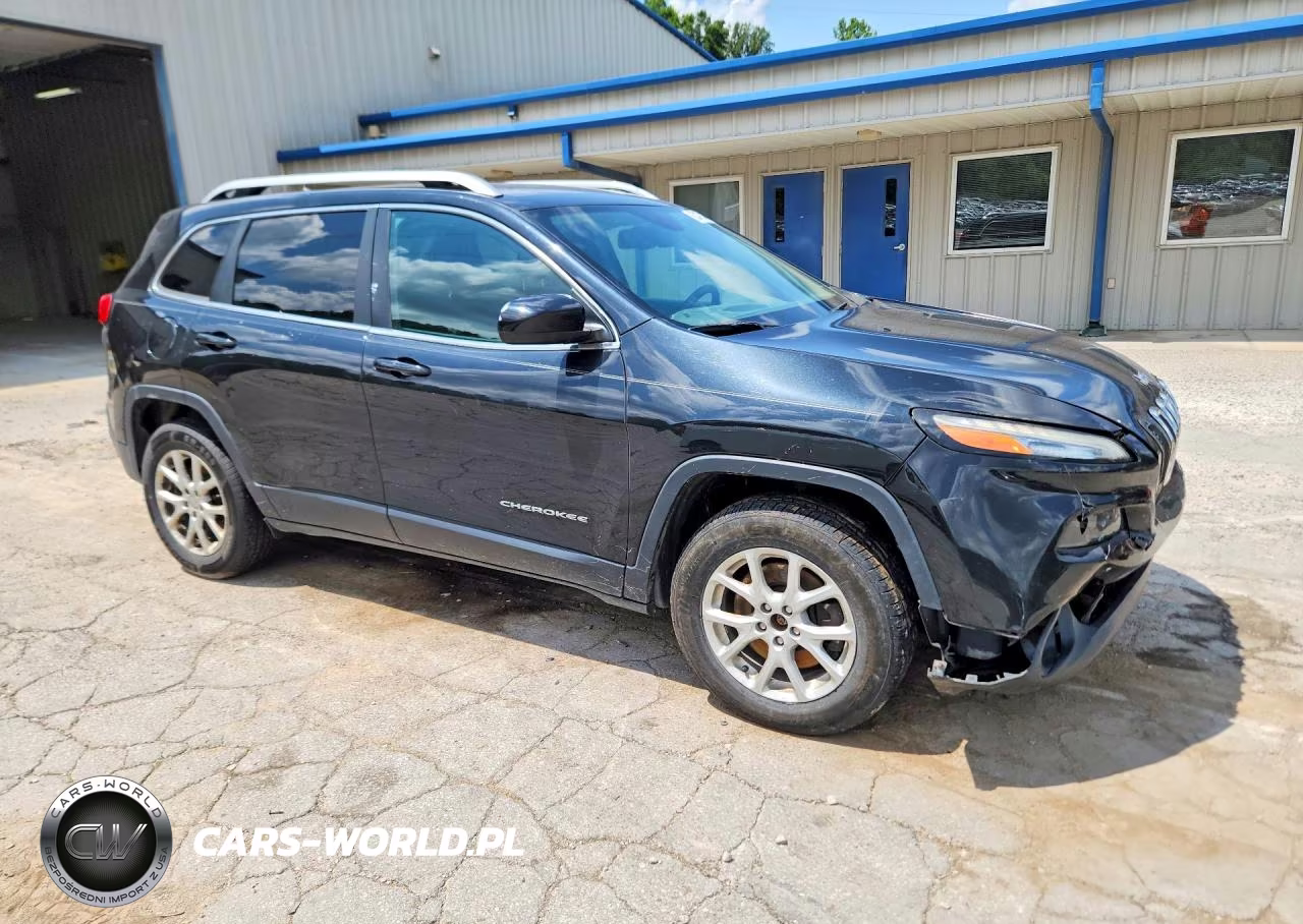 2016 Jeep Cherokee Latitude VIN:1C4PJMCS5GW119055 - 4