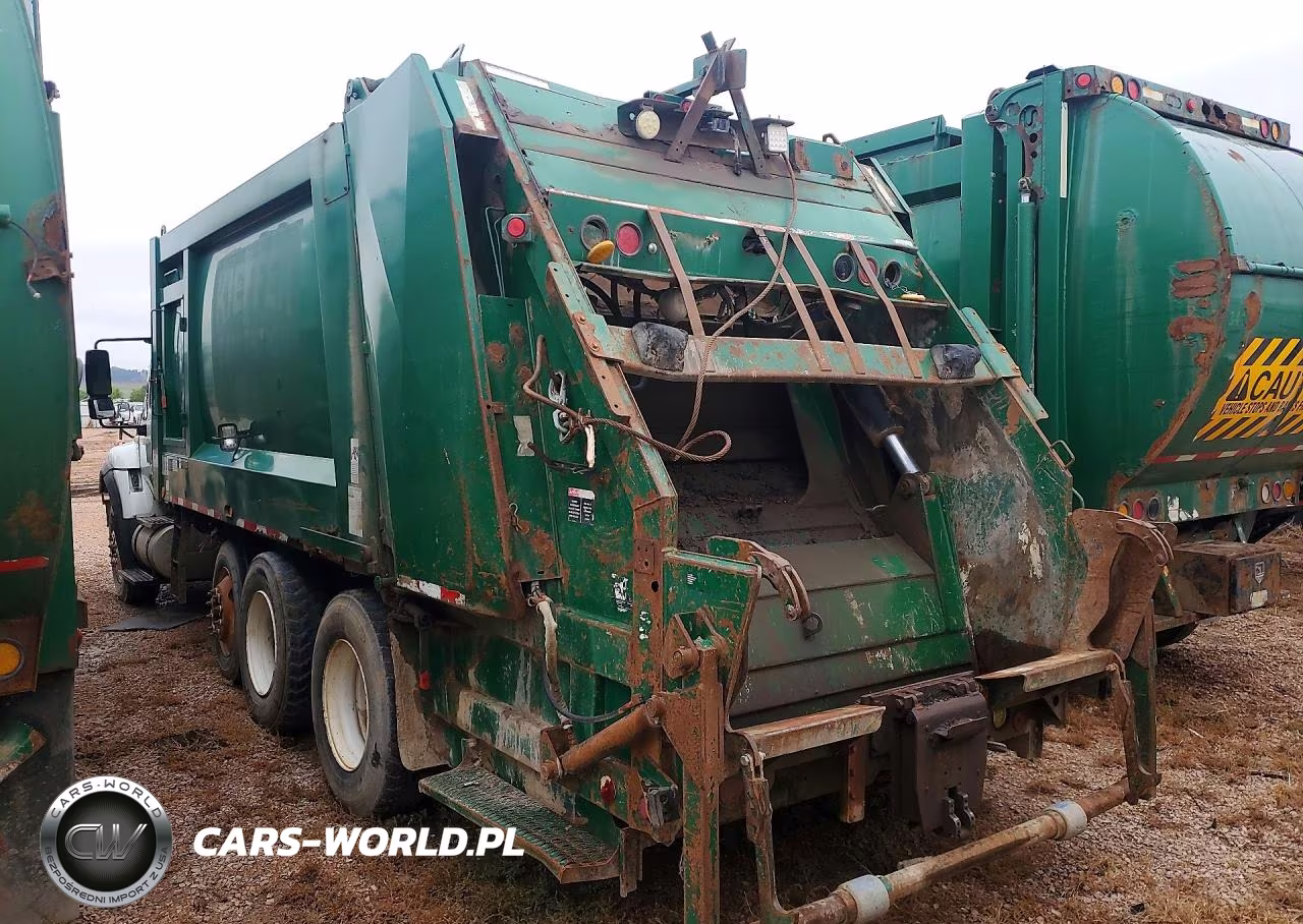 2009 International 7400 Refuse Truck VIN:1HTWGAZR09J136572 - 2