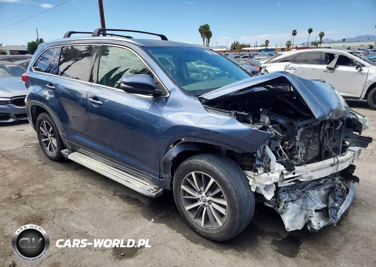 2017 Toyota Highlander Xle VIN:5TDKZRFH9HS510677 - 4