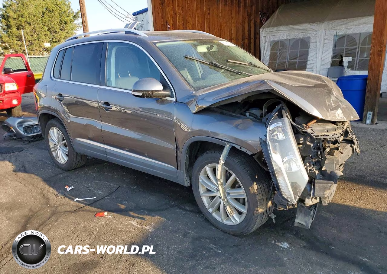 2012 Volkswagen Tiguan S VIN:WVGAV7AX8CW003087 - 4