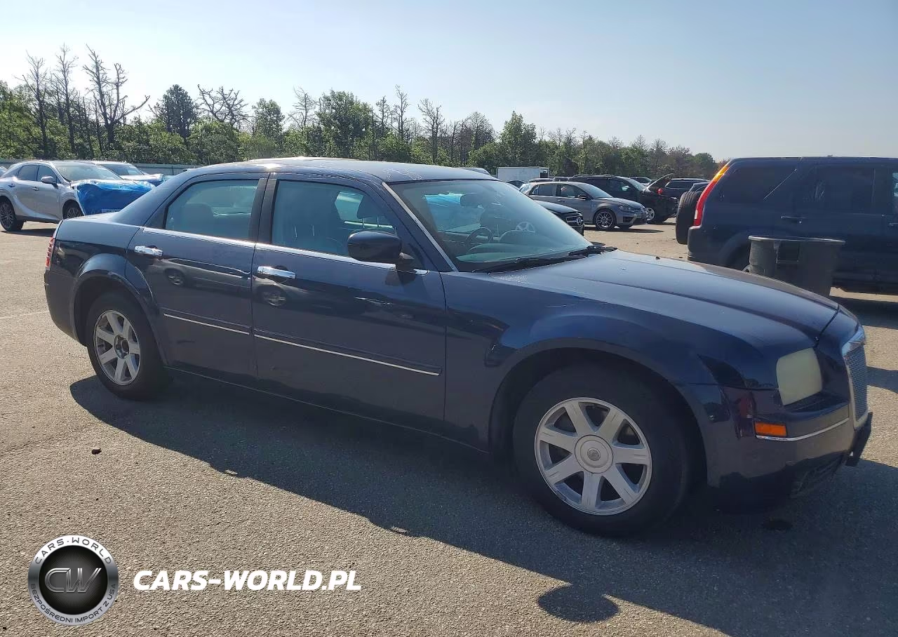 2005 Chrysler 300 Touring VIN:2C3AA53G85H577129 - 4