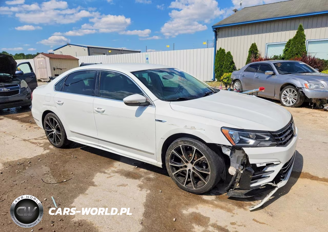 2017 Volkswagen Passat R-Line VIN:1VWDT7A31HC001370 - 4