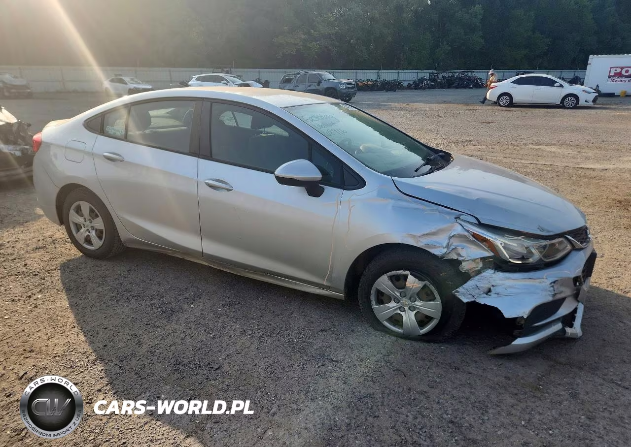 2018 Chevrolet Cruze Ls VIN:1G1BC5SM7J7143770 - 4