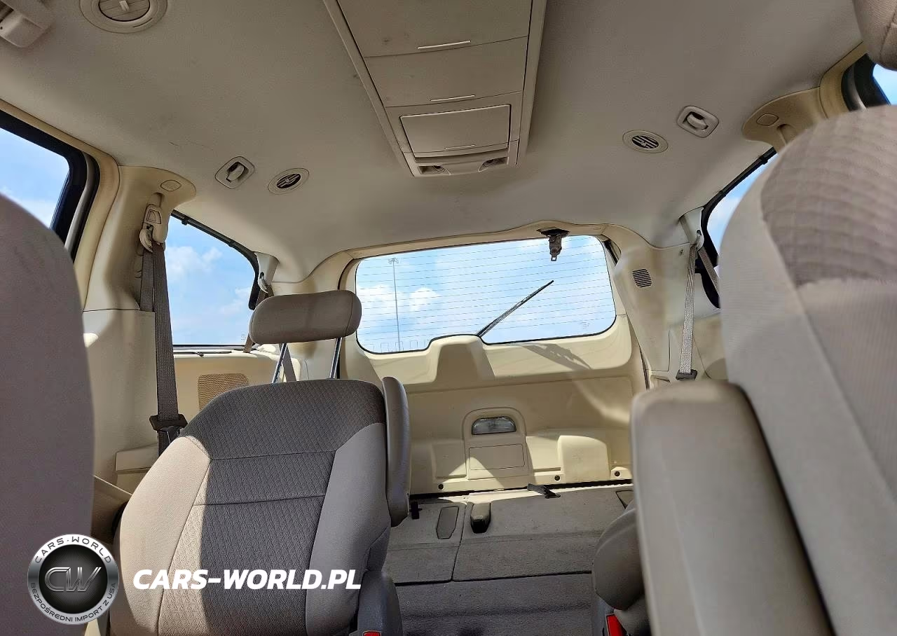 2008 Chrysler Town & Country Touring VIN:2A8HR54P28R682161 - 10