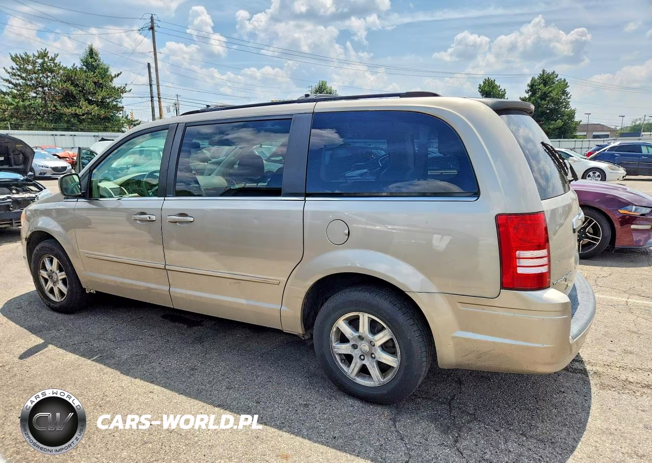 2008 Chrysler Town & Country Touring VIN:2A8HR54P28R682161 - 2