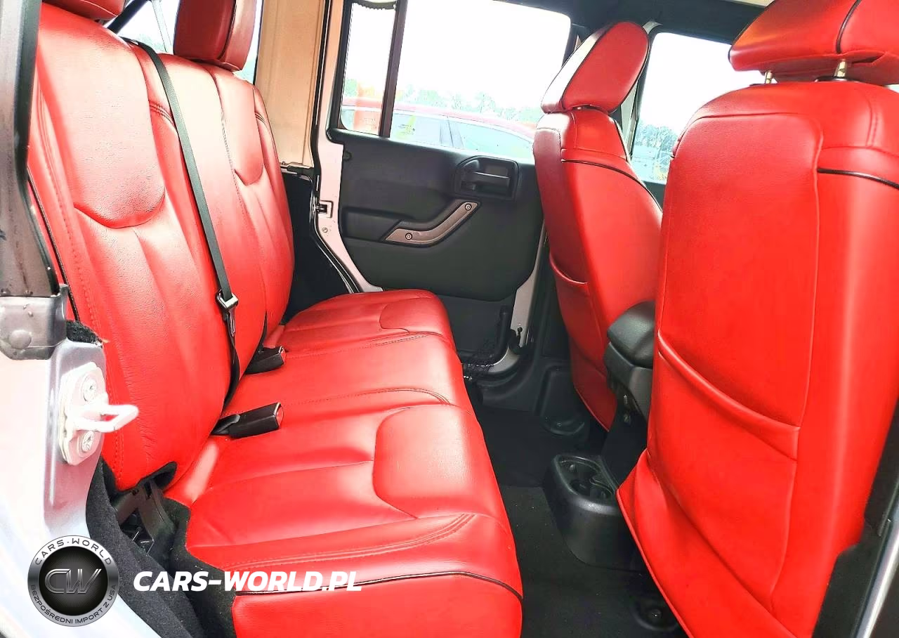 2015 Jeep Wrangler Unlimited Sport VIN:1C4BJWDG4FL504834 - 11