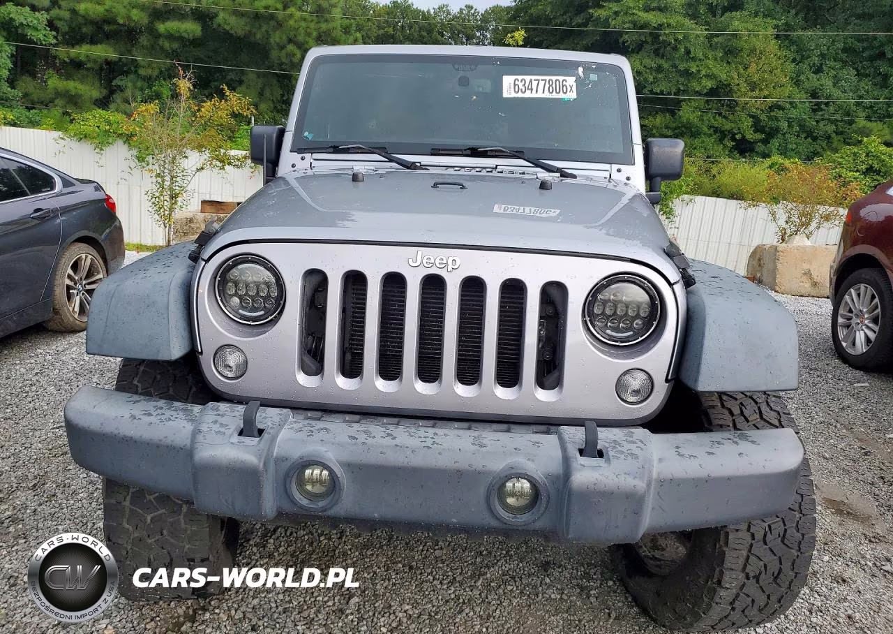 2015 Jeep Wrangler Unlimited Sport VIN:1C4BJWDG4FL504834 - 5
