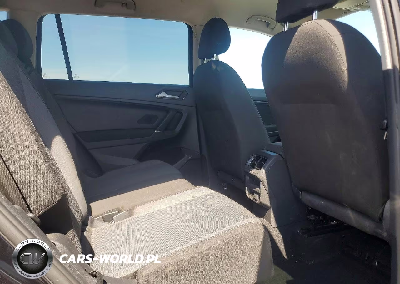 2018 Volkswagen Tiguan S VIN:3VV0B7AX0JM097053 - 11