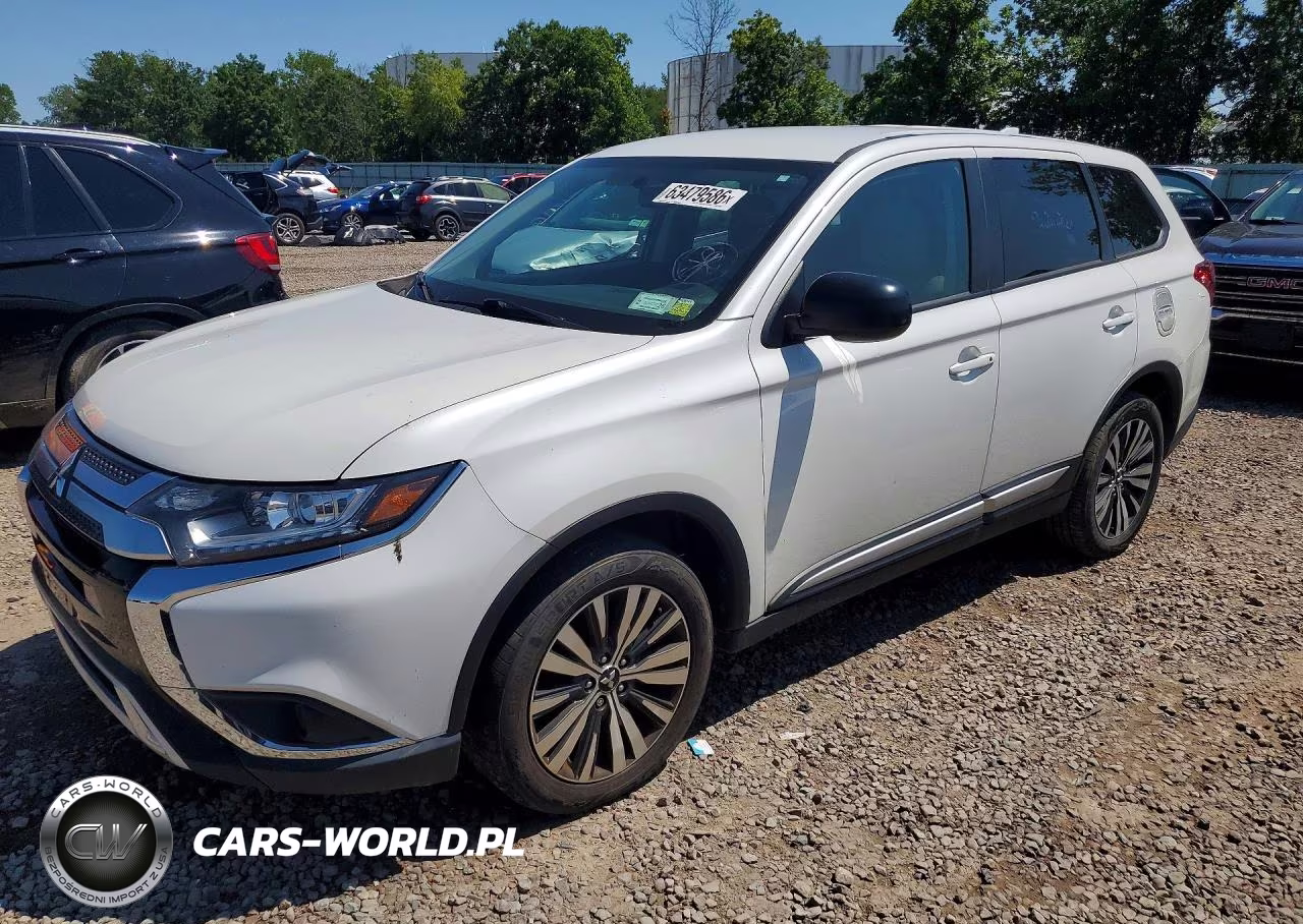 2020 Mitsubishi Outlander Se – zdjęcie 1 z 13