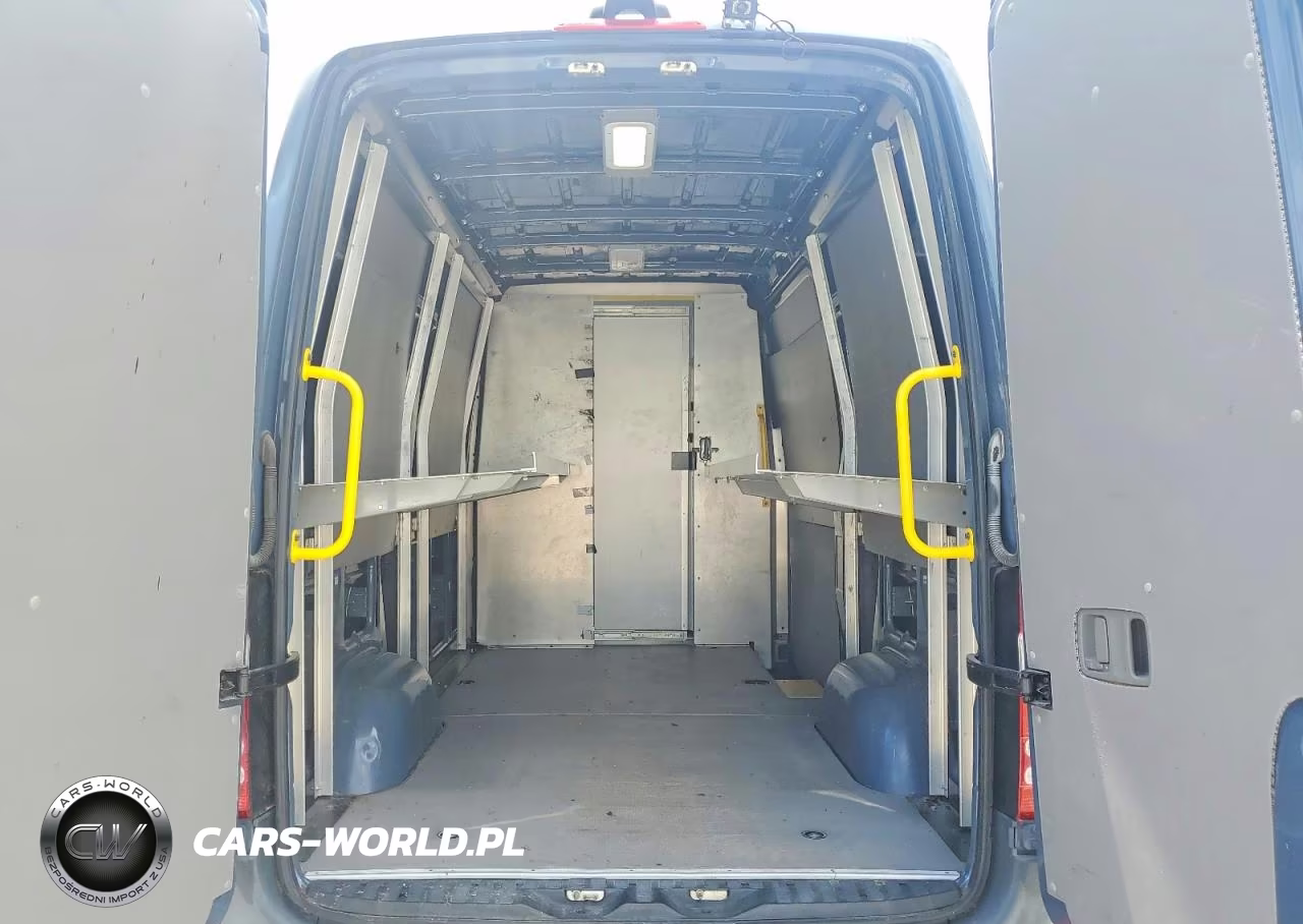 2018 Mercedes-Benz Sprinter 2500 VIN:WD3PE7CD3JP644778 - 10