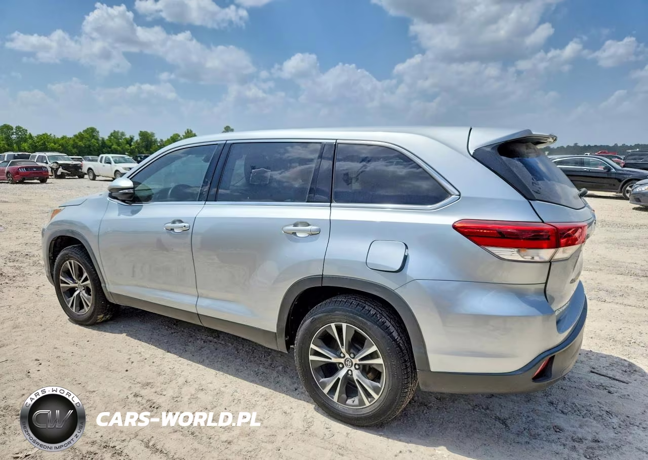2019 Toyota Highlander Le VIN:5TDZARFH7KS054577 - 2