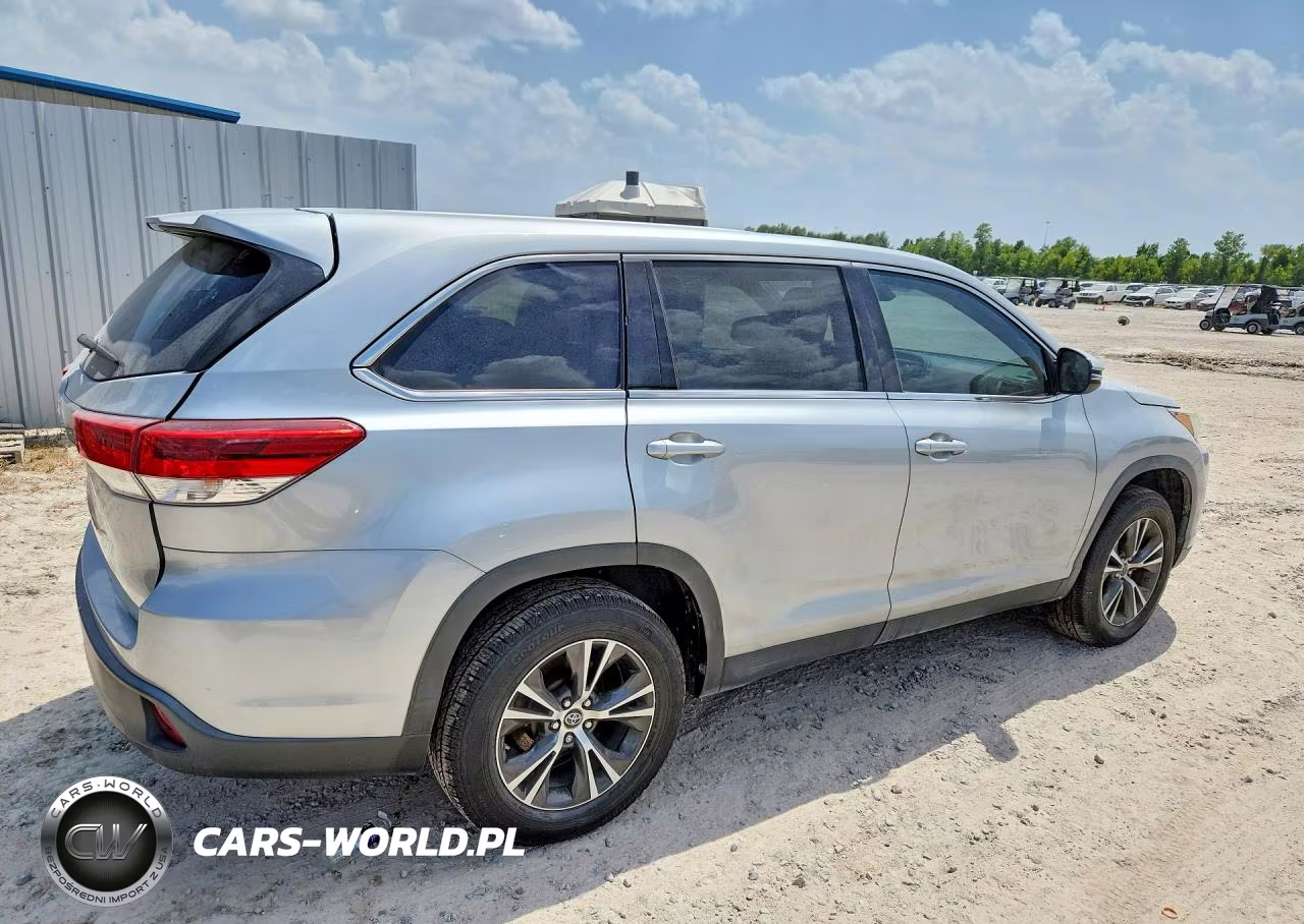 2019 Toyota Highlander Le VIN:5TDZARFH7KS054577 - 3