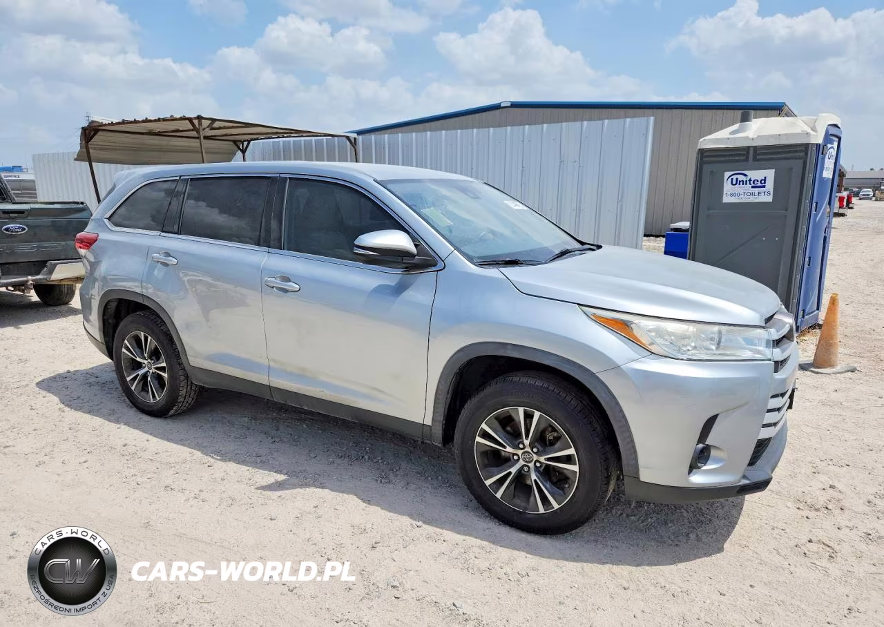 2019 Toyota Highlander Le VIN:5TDZARFH7KS054577 - 4
