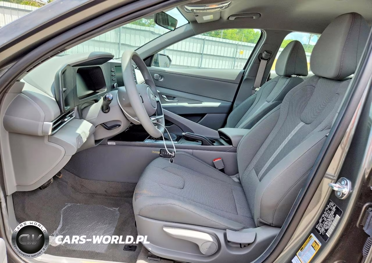2026 Hyundai Elantra Se VIN:KMHLL4DG0TU202218 - 7