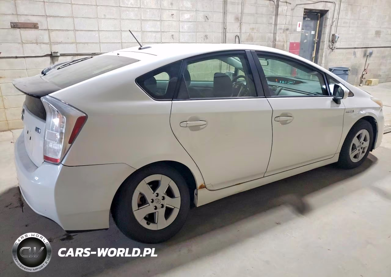 2011 Toyota Prius Two VIN:JTDKN3DU7B0326907 - 3