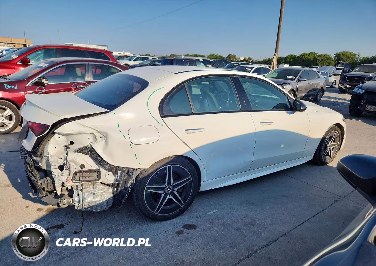 2023 Mercedes-Benz C 300 VIN:W1KAF4GB5PR106151 - 3