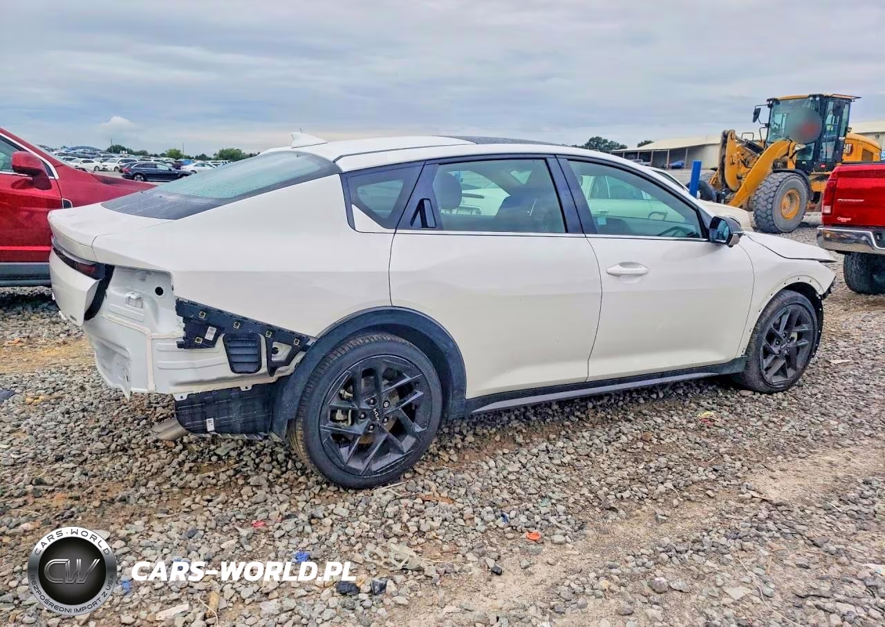 2025 Kia K4 Gt-Line Turbo VIN:3KPFW4DC2SE164915 - 3
