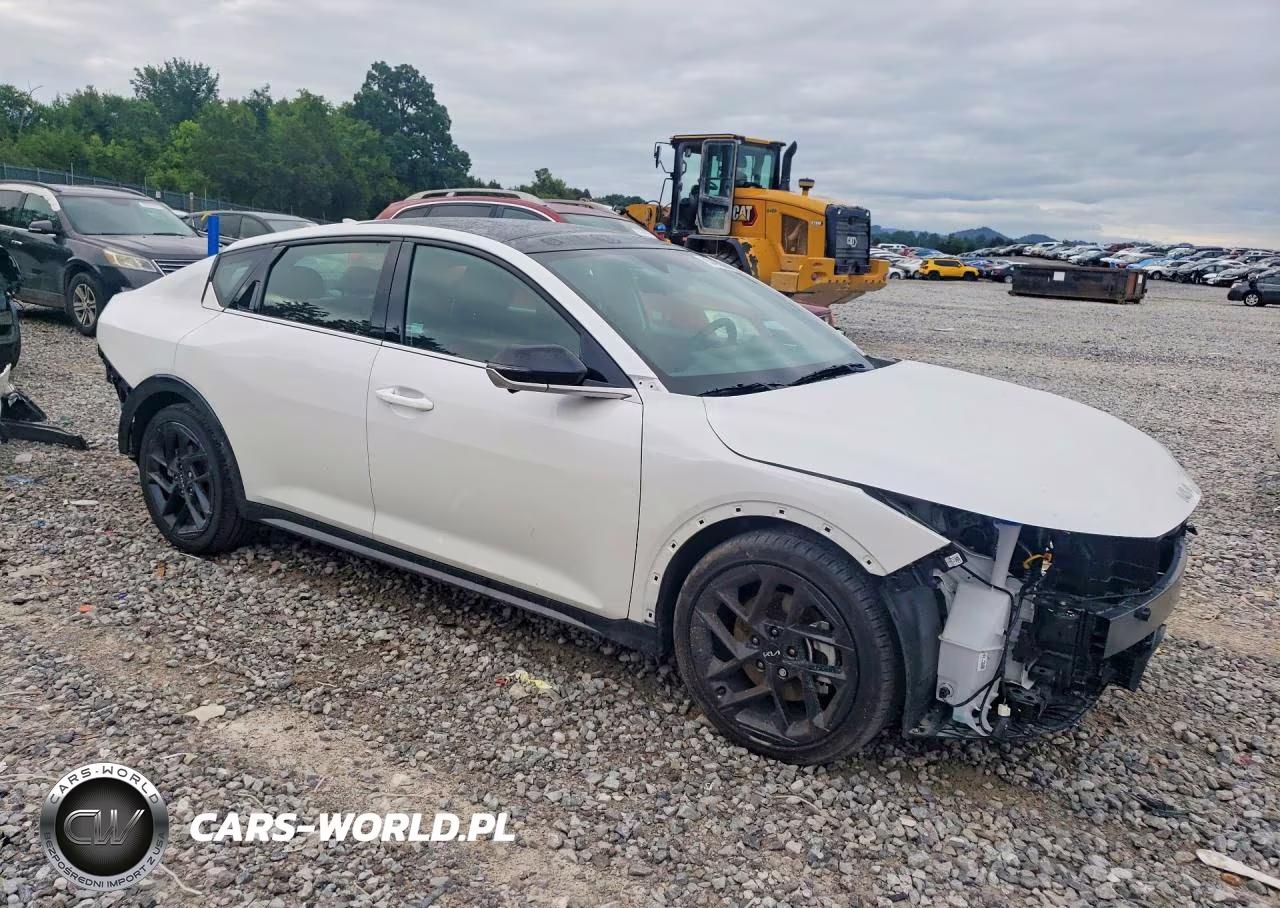 2025 Kia K4 Gt-Line Turbo VIN:3KPFW4DC2SE164915 - 4